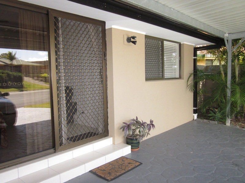 9A Oaklands Crt, Burleigh Waters QLD 4220