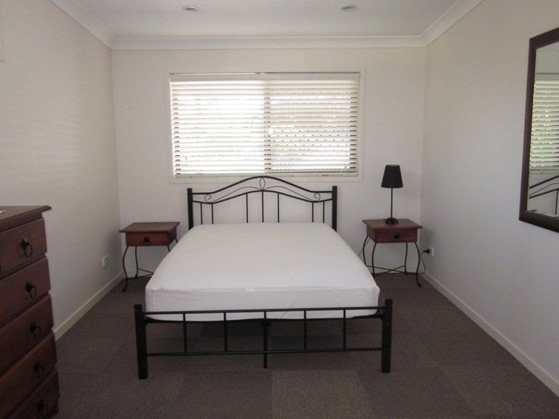 9A Oaklands Crt, Burleigh Waters QLD 4220
