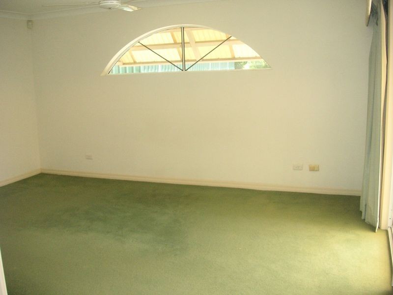 18 Karabella Crt, Mermaid Waters QLD 4218