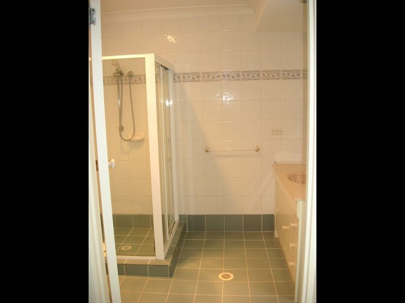 18 Karabella Crt, Mermaid Waters QLD 4218