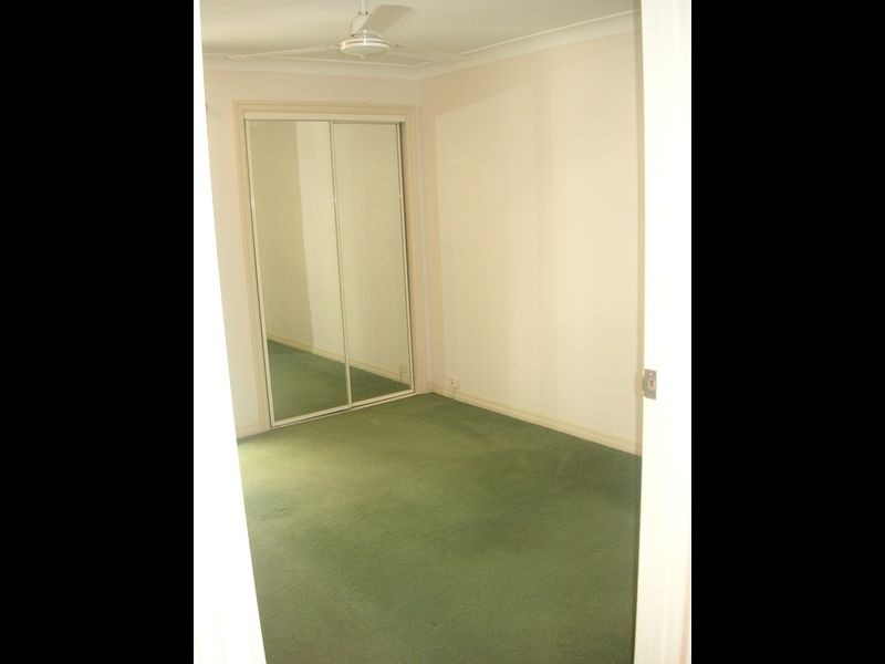 18 Karabella Crt, Mermaid Waters QLD 4218