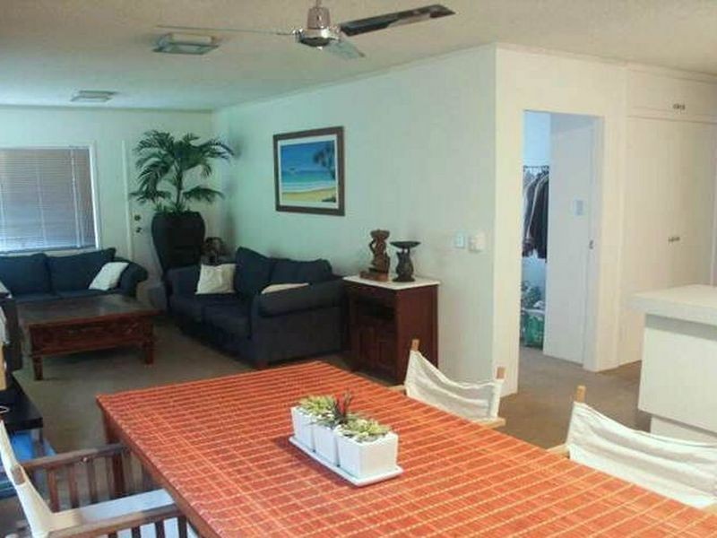 2/7 Albert Street, Burleigh Heads QLD 4220