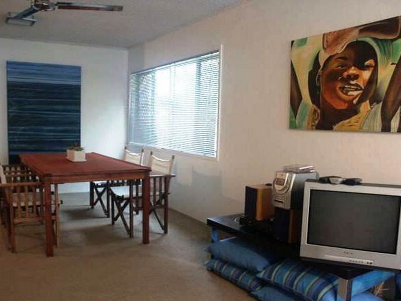2/7 Albert Street, Burleigh Heads QLD 4220