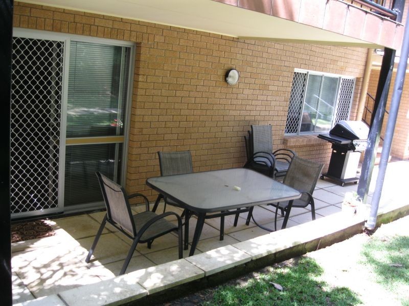 2/7 Albert Street, Burleigh Heads QLD 4220