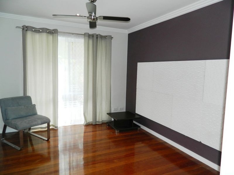 2/6 Parkview Court, Southport QLD 4215