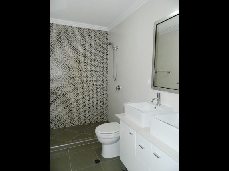 2/6 Parkview Court, Southport QLD 4215