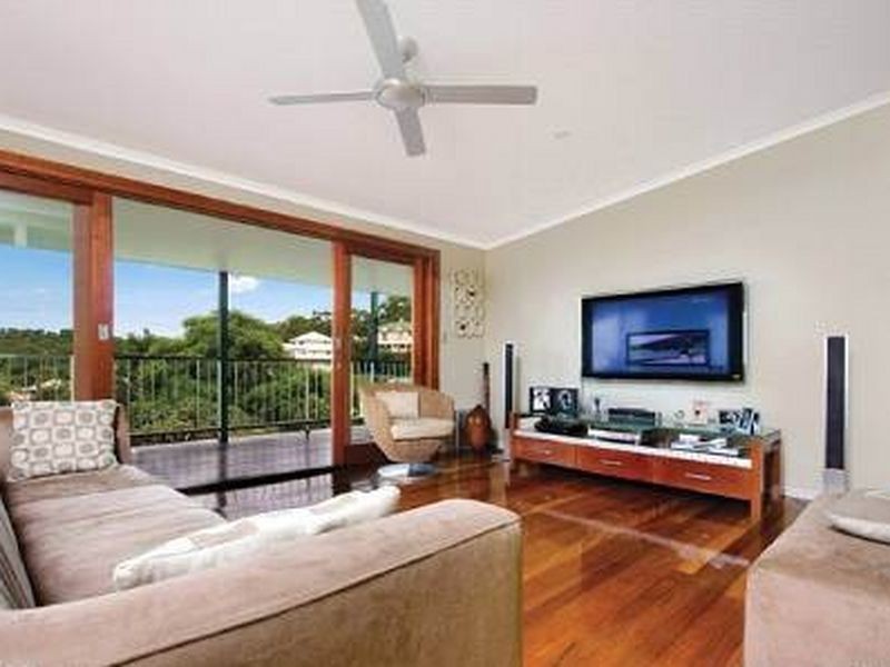 64 Hoffschildt Drive, Currumbin Waters QLD 4223