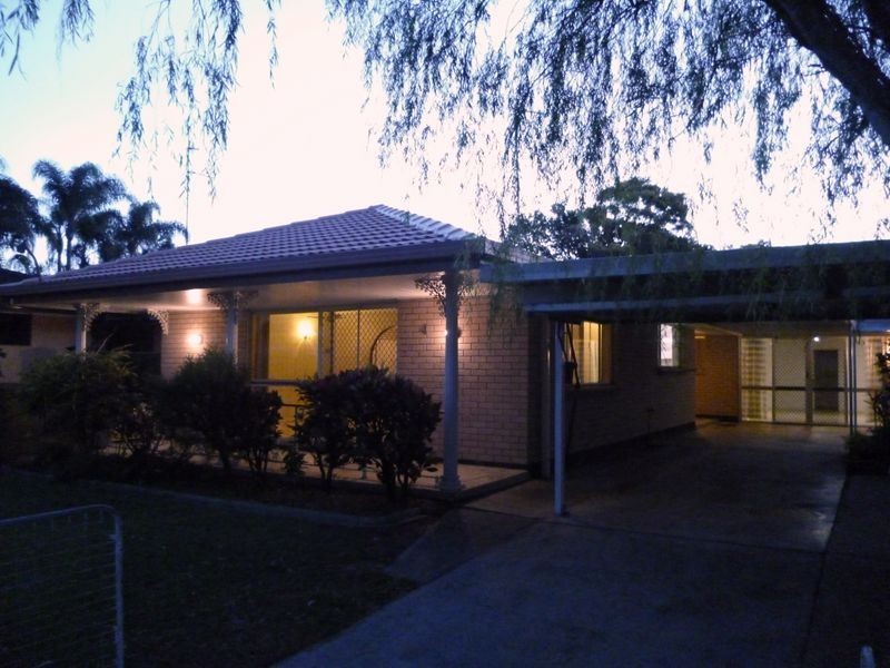 4 Tiwi St, Bundall QLD 4217