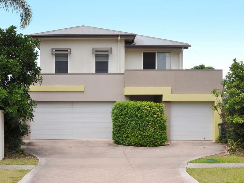 2/6 Deodar Drive, Burleigh Heads QLD 4220