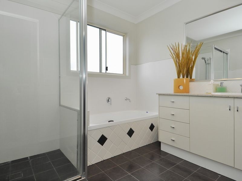 2/6 Deodar Drive, Burleigh Heads QLD 4220
