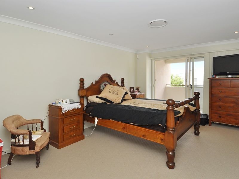 2/6 Deodar Drive, Burleigh Heads QLD 4220