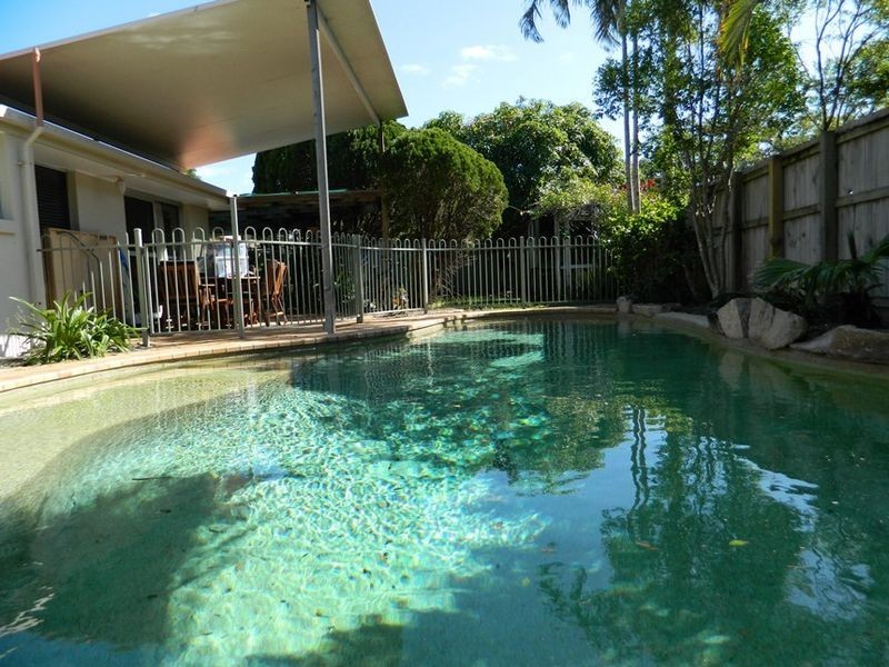 12 Normanby St, Mermaid Waters QLD 4218