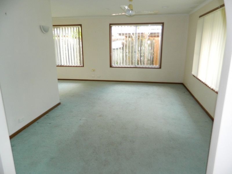 12 Normanby St, Mermaid Waters QLD 4218