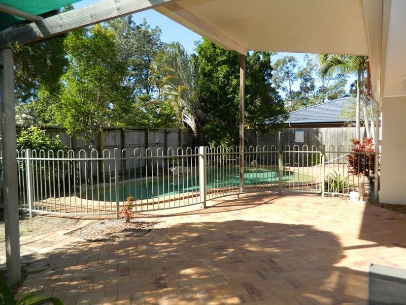 12 Normanby St, Mermaid Waters QLD 4218