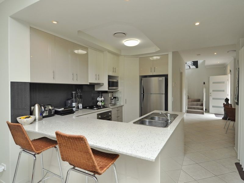 1/6 Deodar Drive, Burleigh Heads QLD 4220