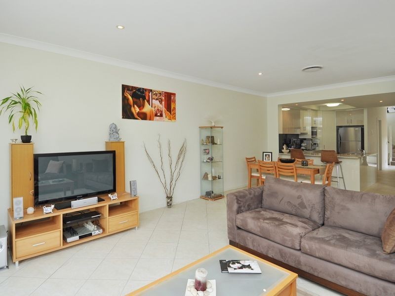 1/6 Deodar Drive, Burleigh Heads QLD 4220