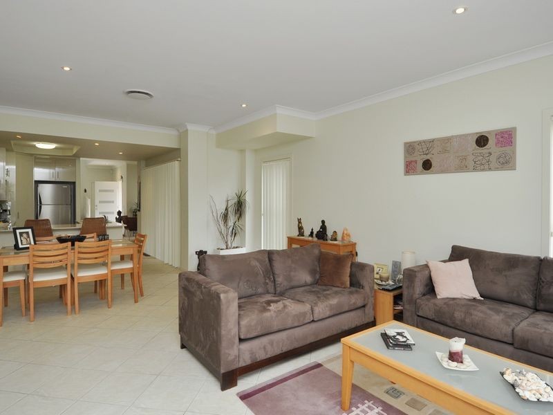 1/6 Deodar Drive, Burleigh Heads QLD 4220