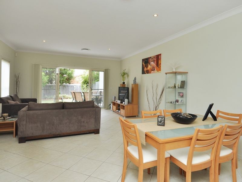 1/6 Deodar Drive, Burleigh Heads QLD 4220