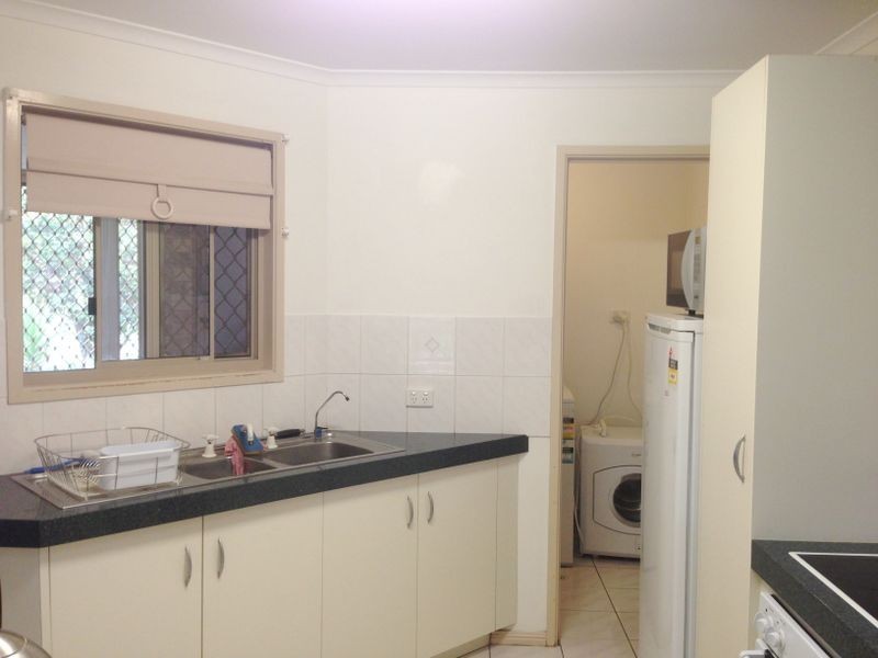 2/5 Pontoon Pl, Varsity Lakes QLD 4227