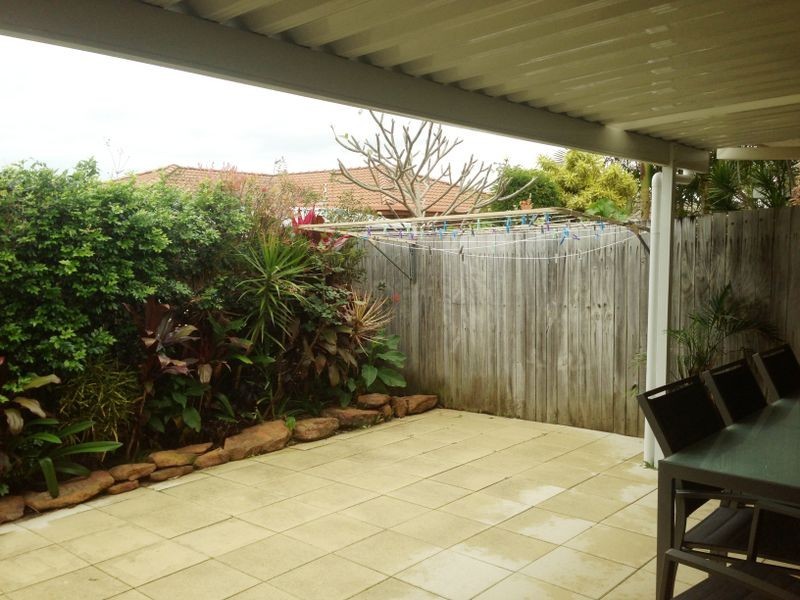 2/5 Pontoon Pl, Varsity Lakes QLD 4227