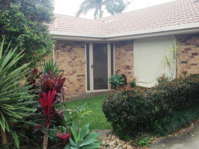 2/5 Pontoon Pl, Varsity Lakes QLD 4227