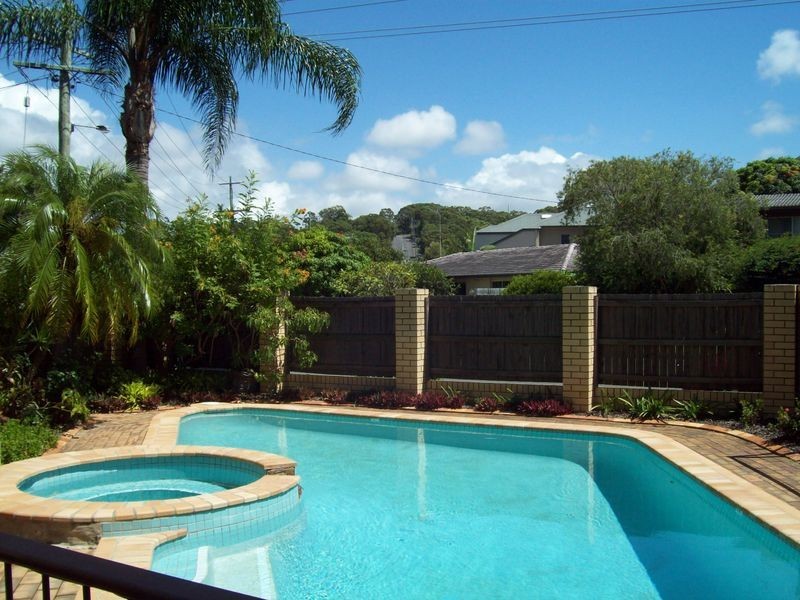 12/18 Ikkina Rd, Burleigh Heads QLD 4220