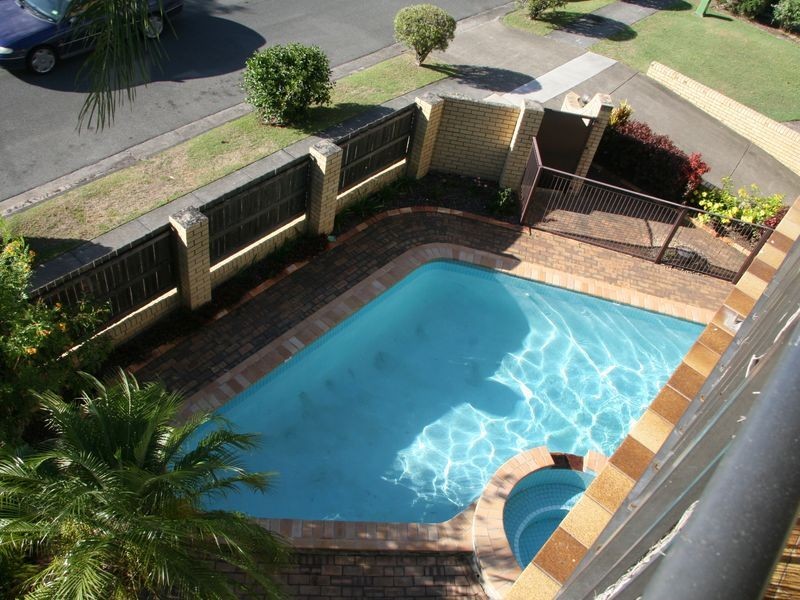 12/18 Ikkina Rd, Burleigh Heads QLD 4220
