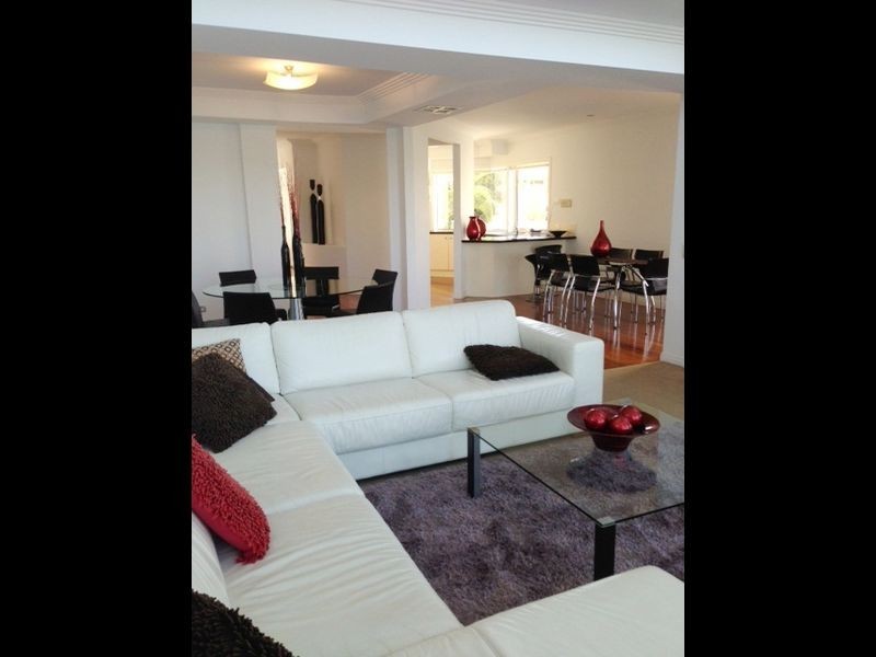 1/24 Sunset BLVD, Surfers Paradise QLD 4217