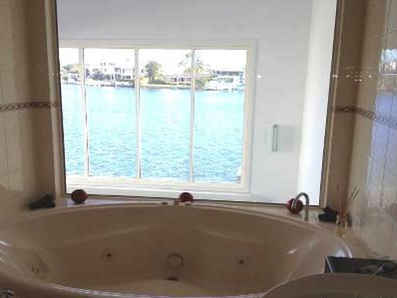 1/24 Sunset BLVD, Surfers Paradise QLD 4217