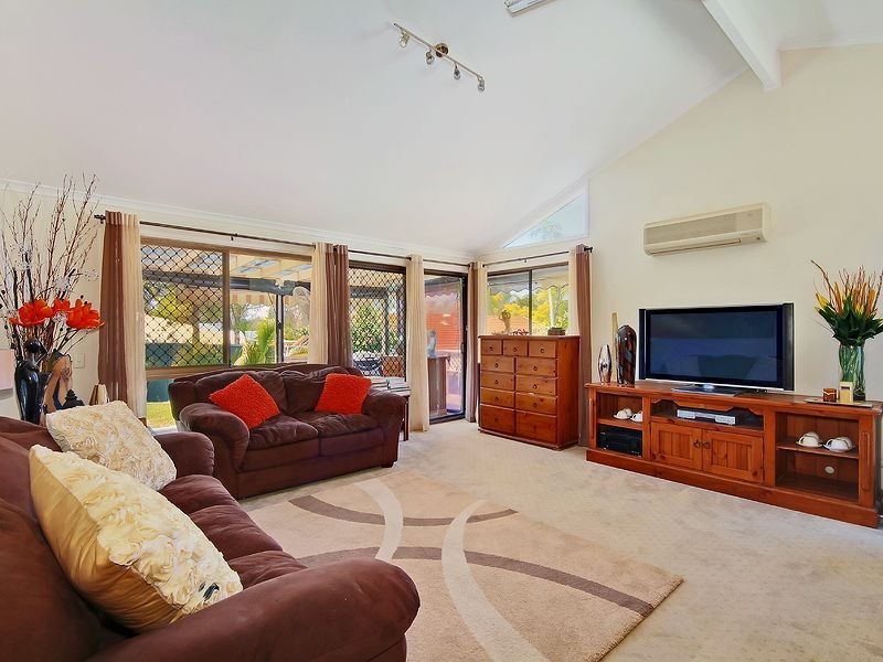 2/180 Ron Penhaligon Way, Robina QLD 4226