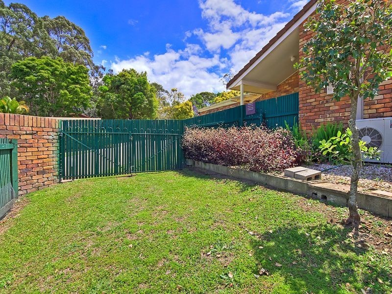 2/180 Ron Penhaligon Way, Robina QLD 4226