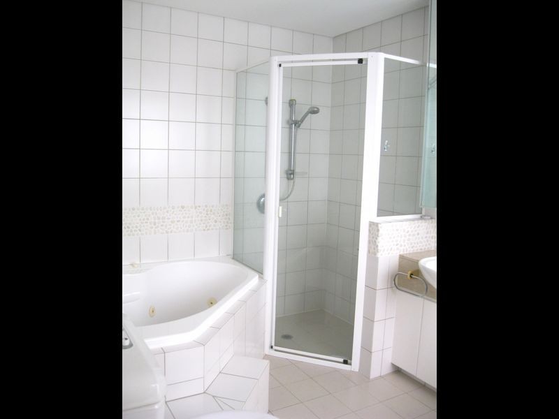 2123/23/380 Ashmore Rd, Benowa QLD 4217