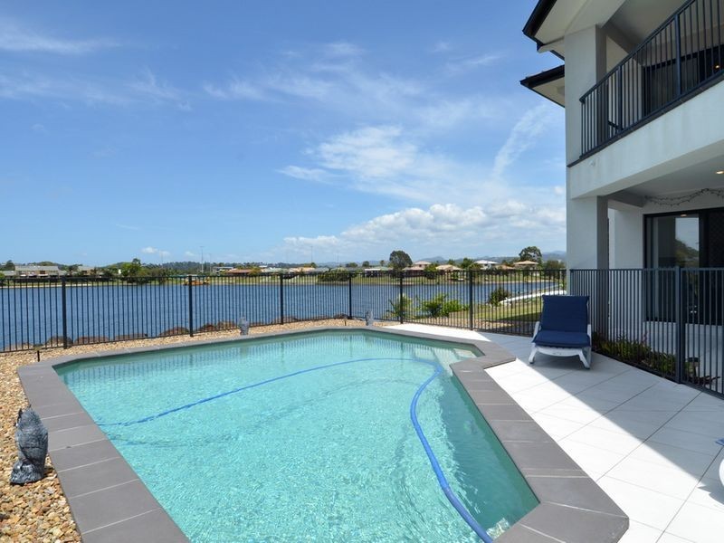 74 Honeyeater Drive, Burleigh Waters QLD 4220