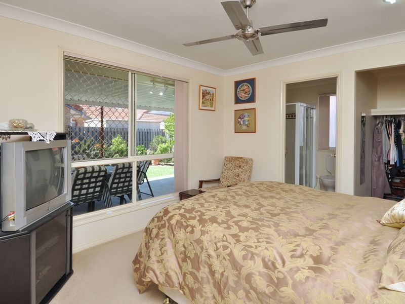 10 Bowerbird Place, Burleigh Waters QLD 4220