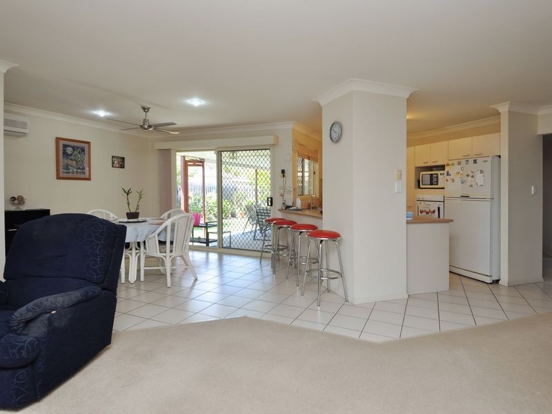 10 Bowerbird Place, Burleigh Waters QLD 4220