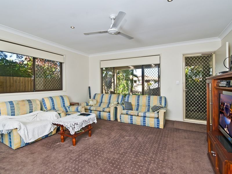 2/13 Doggett Drive, Miami QLD 4220