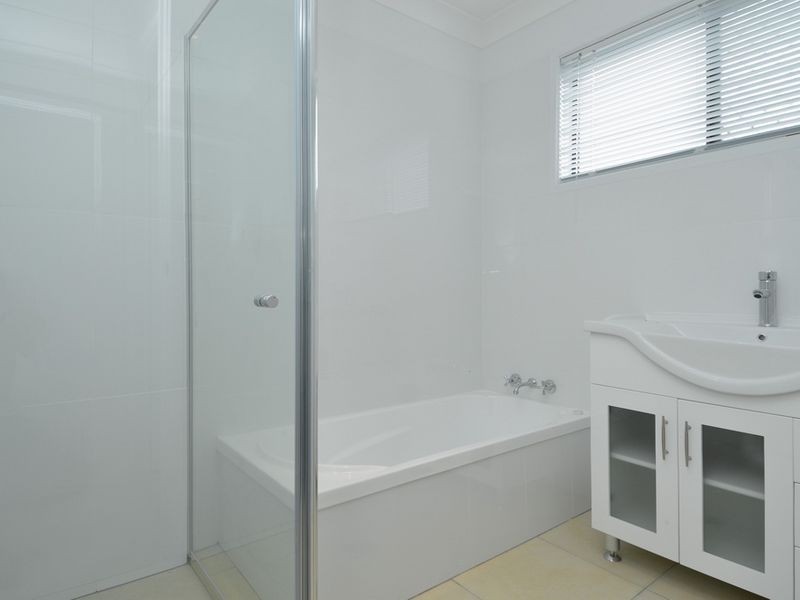 29 Dawn Parade, Miami QLD 4220