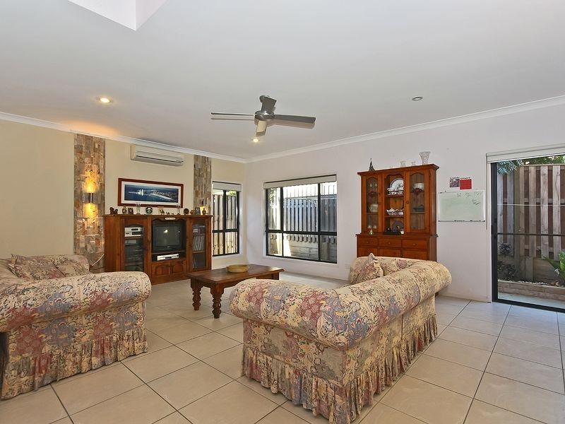 12 Acklin Court, Varsity Lakes QLD 4227