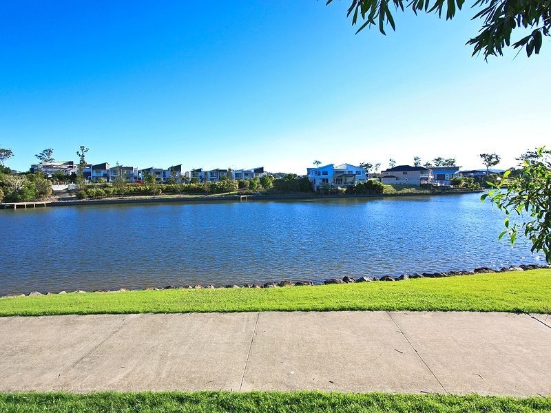 12 Acklin Court, Varsity Lakes QLD 4227