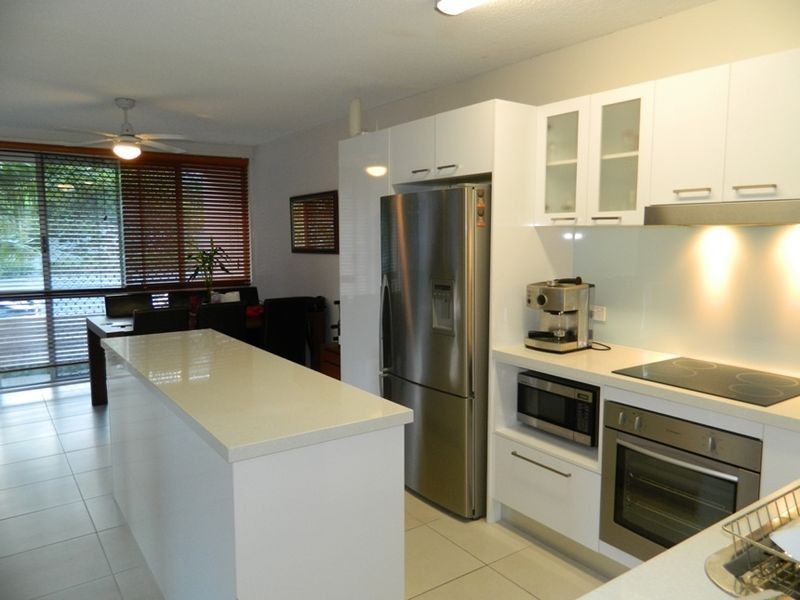 5/1976 Gold Coast Highway, Miami QLD 4220