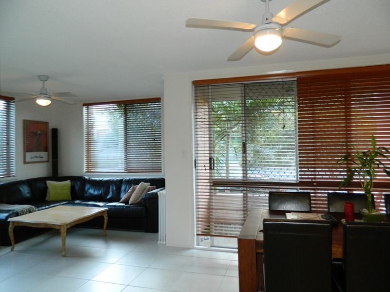 5/1976 Gold Coast Highway, Miami QLD 4220