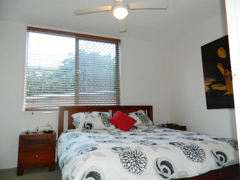 5/1976 Gold Coast Highway, Miami QLD 4220