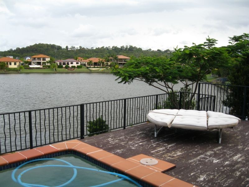 134 Dunlin Dr, Burleigh Waters QLD 4220