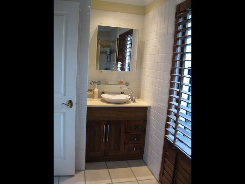 134 Dunlin Dr, Burleigh Waters QLD 4220