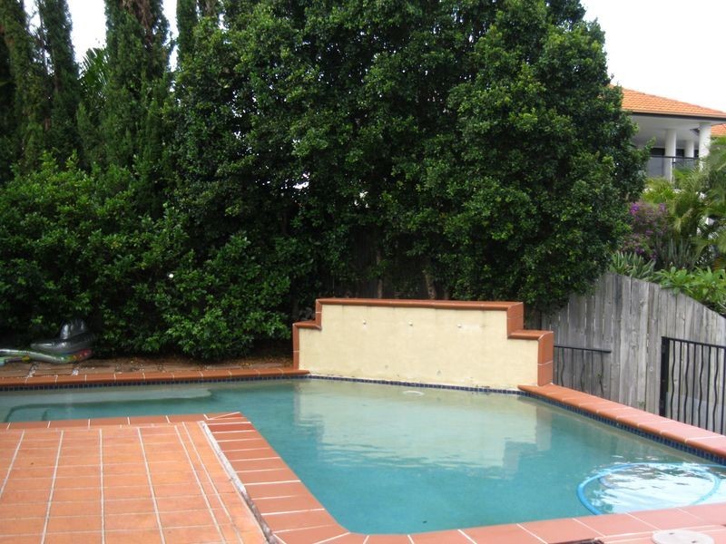 134 Dunlin Dr, Burleigh Waters QLD 4220