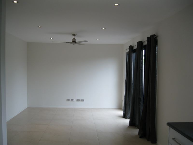 1/4 Pheasant Court, Miami QLD 4220