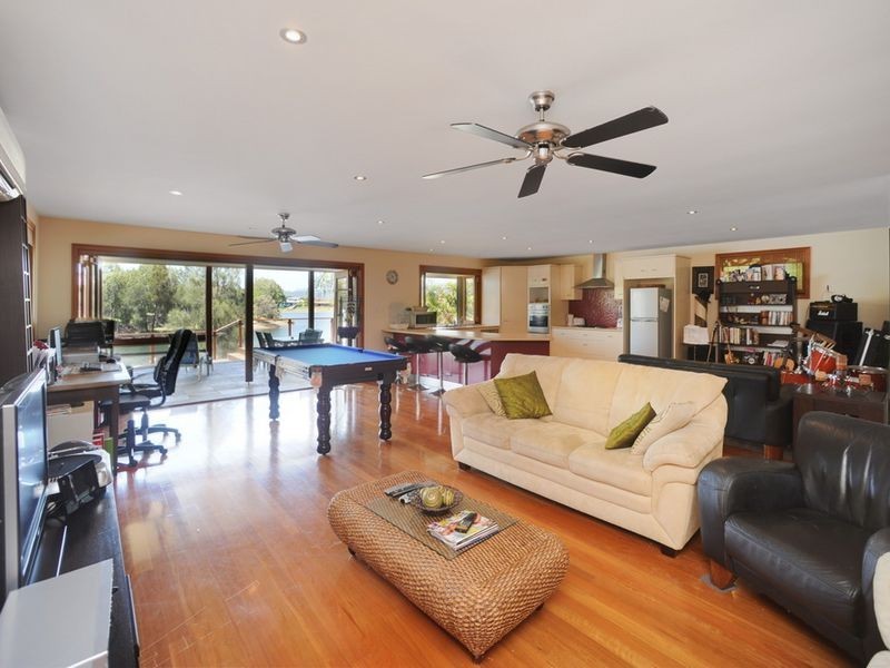 52 Honeyeater Drive, Burleigh Waters QLD 4220