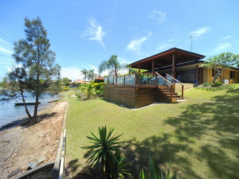 52 Honeyeater Drive, Burleigh Waters QLD 4220