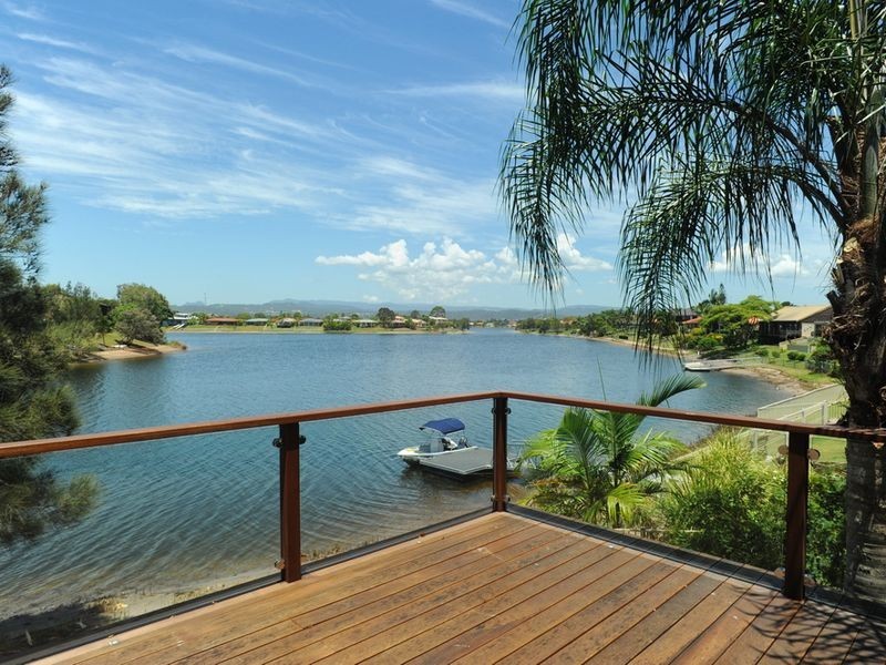 52 Honeyeater Drive, Burleigh Waters QLD 4220