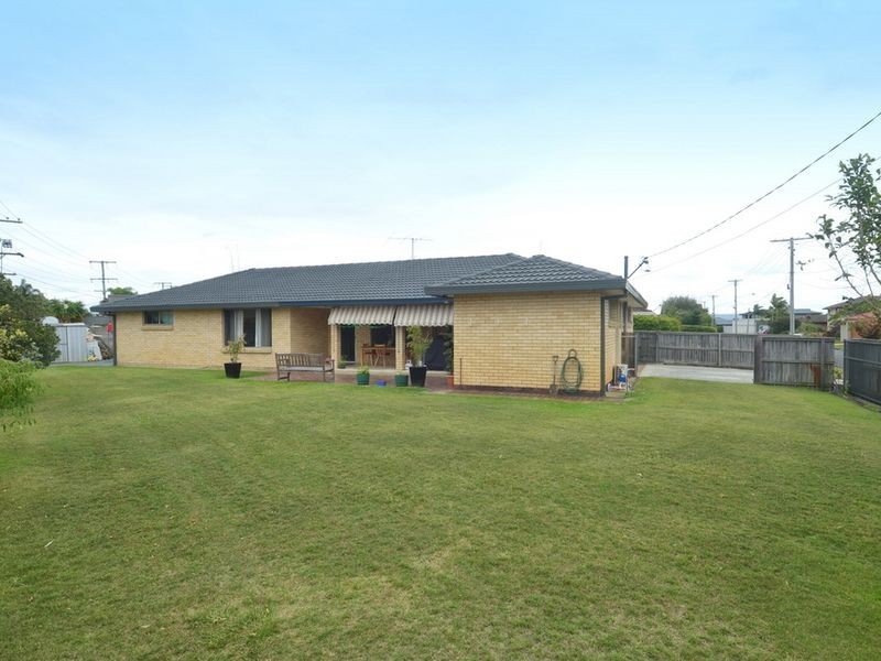 2 Kingfisher Crescent, Burleigh Waters QLD 4220